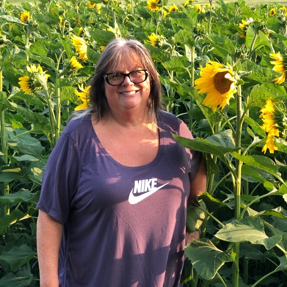 Meet your Posher, Dena - Picture 2 of 6